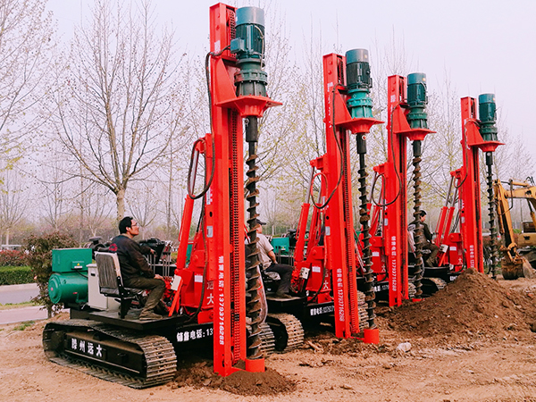 全液壓太陽(yáng)能光伏打樁機(jī)